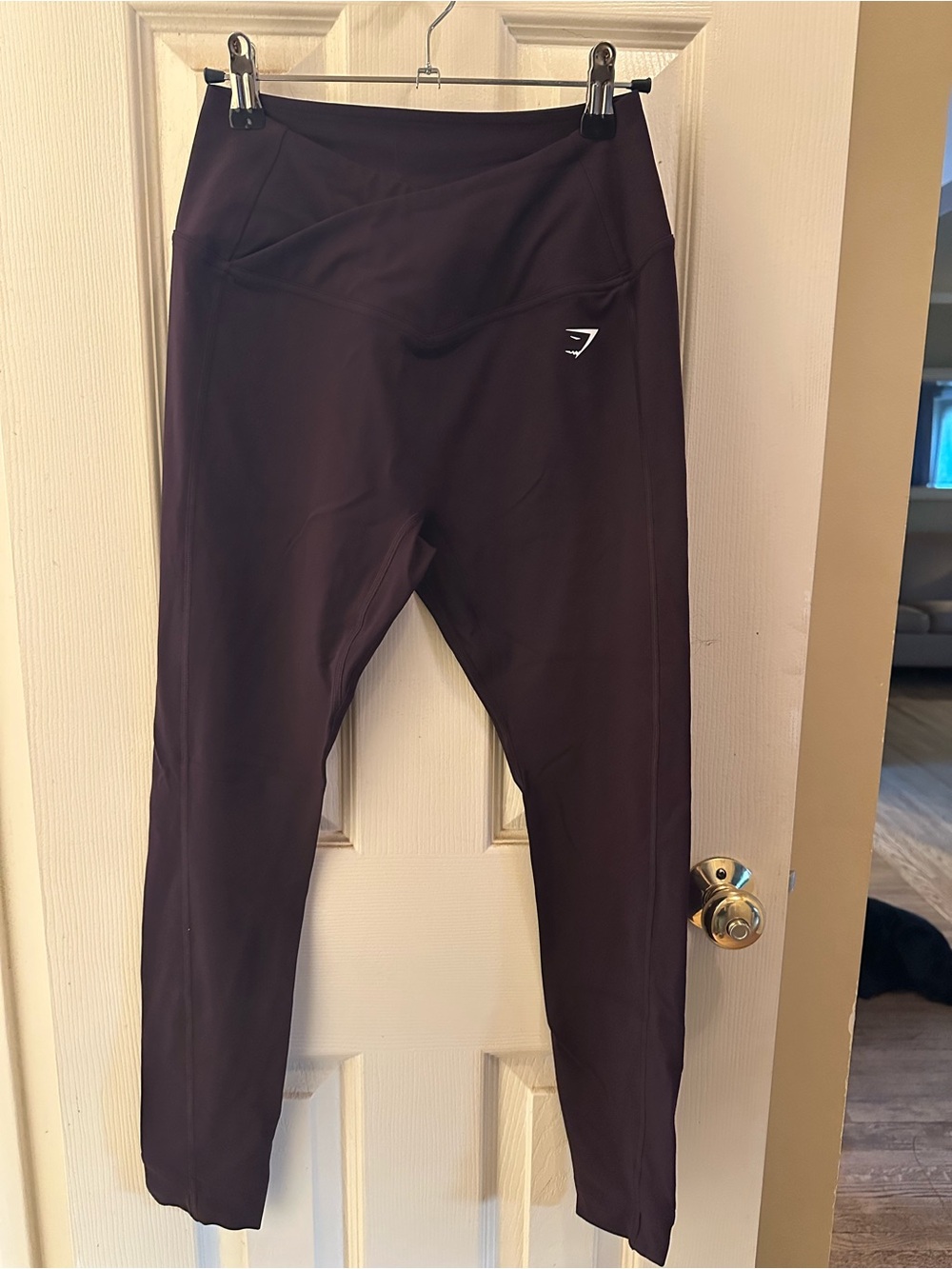 Gymshark Hight Waisted Crossover Leggings - Cherry Purple